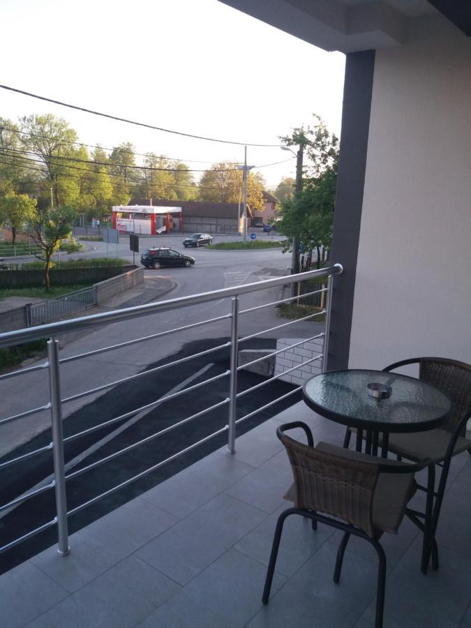 Apartments Karic Aerodrom Tuzla Dubrave Gornje Exteriör bild