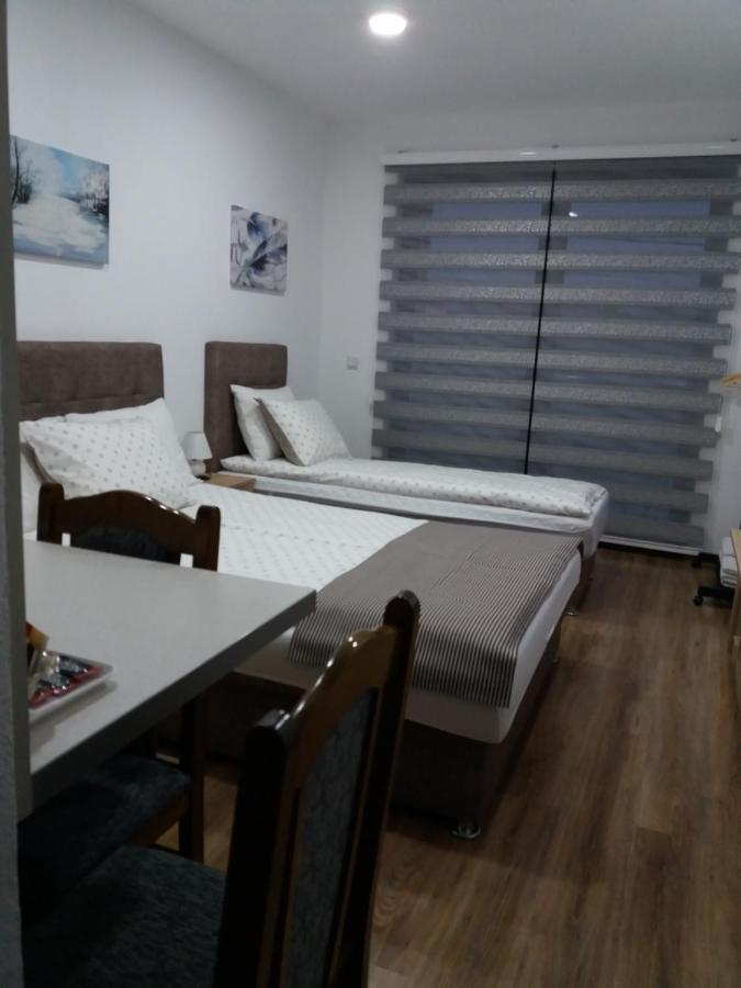 Apartments Karic Aerodrom Tuzla Dubrave Gornje Exteriör bild